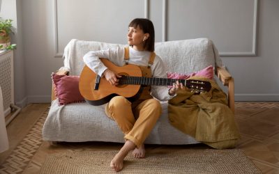 Guide pour choisir la meilleure guitare acoustique folk