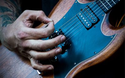 Guitare acoustique ou électrique : comment choisir le bon instrument ?